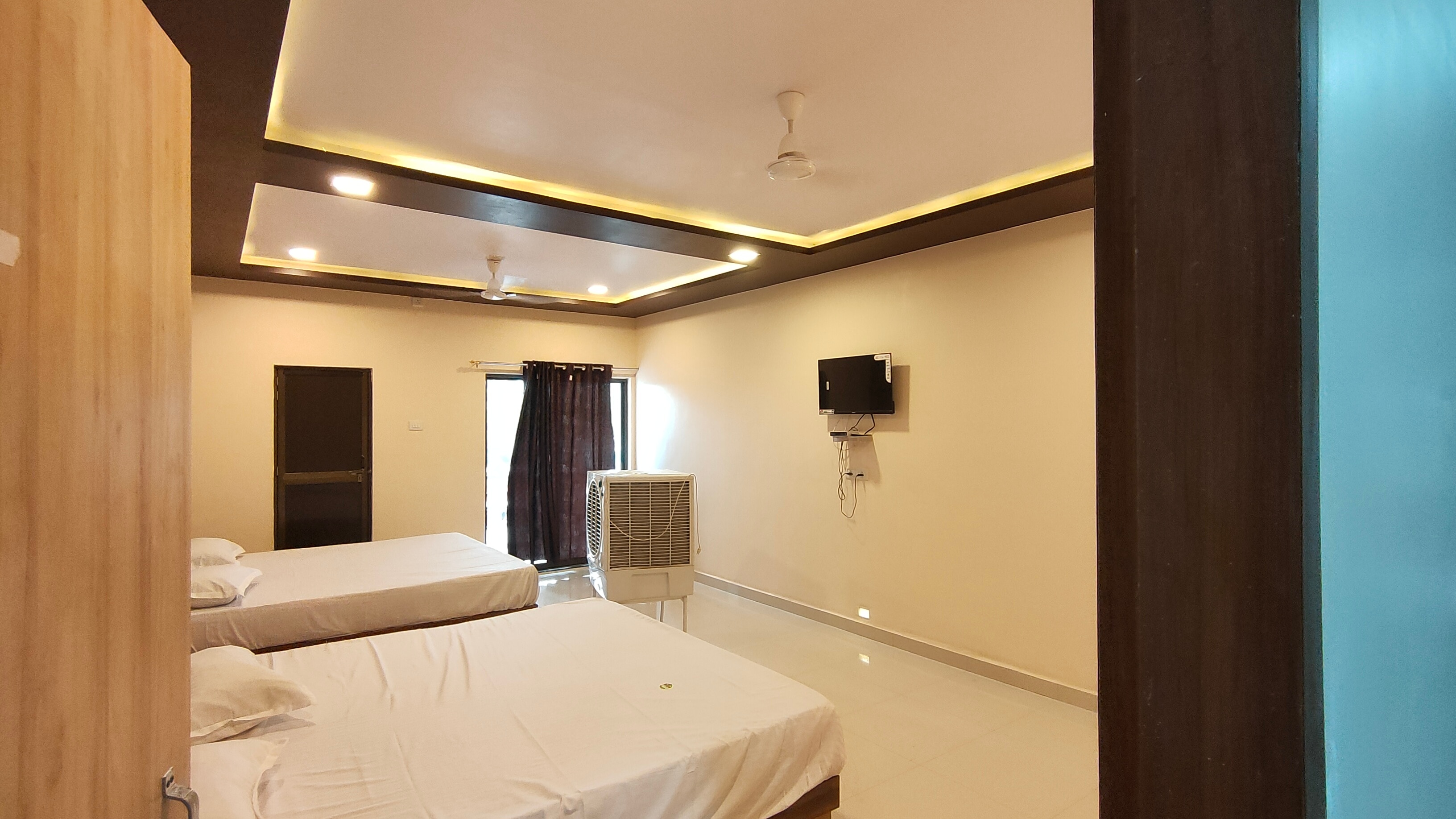 Hotel kshirsagar Highway Treat's & Restaurant - Tap to explore photos