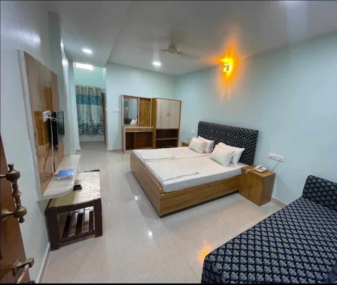 Hotel priyanka - Tap to explore photos
