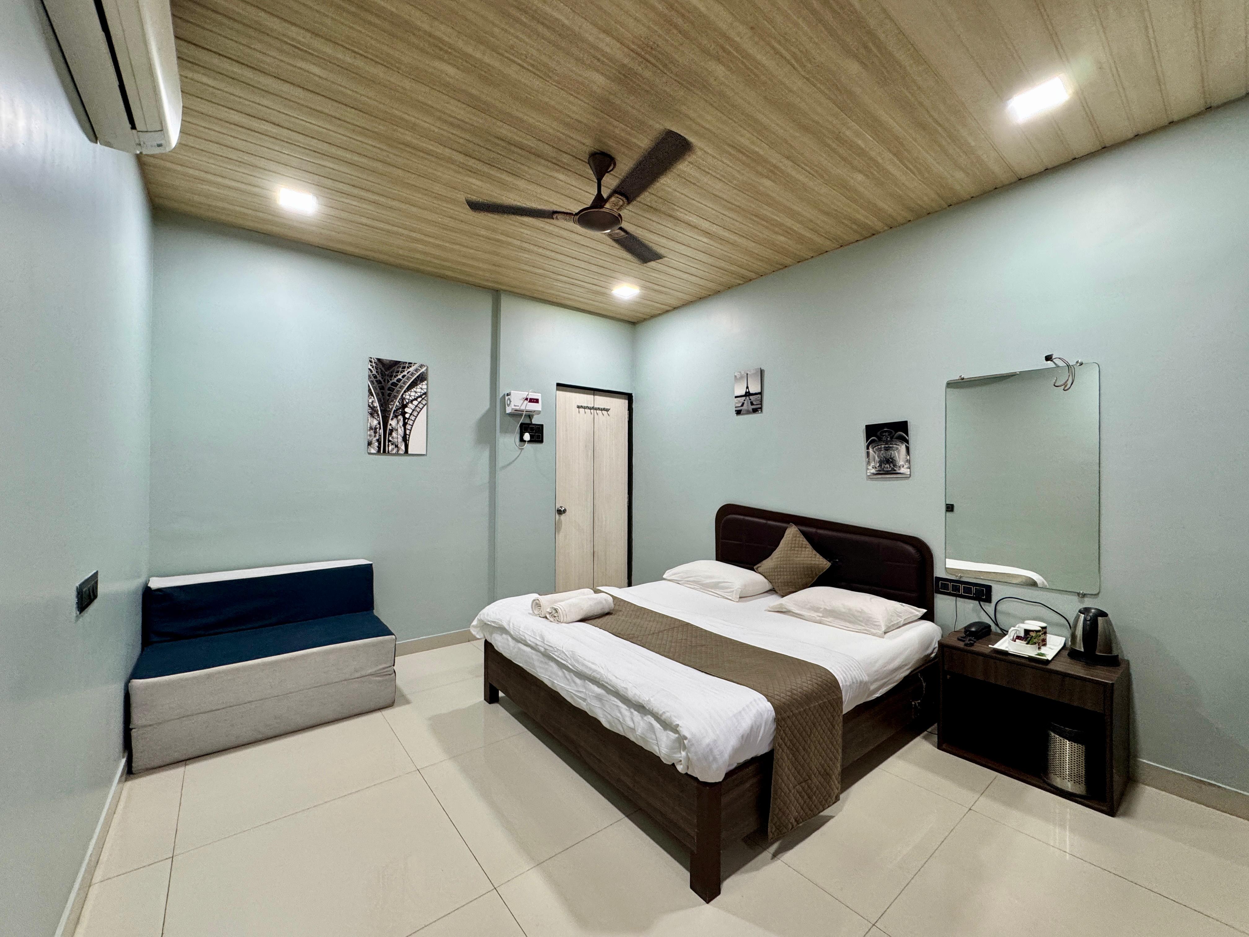 COASTAL BAY INN ALIBAUG