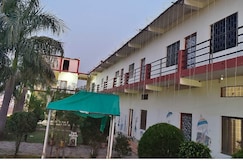 Hotel O Siddhi Garden Hotel And Resort, Chatarpur