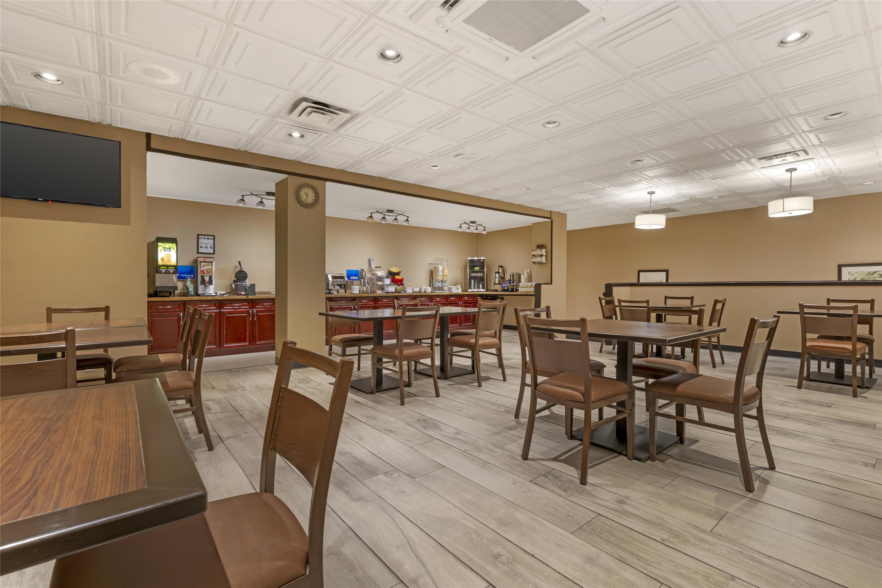 Best Western Terrace Inn - Tap to explore photos