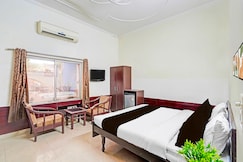 Collection O Race Course Dehradun, Dehradun