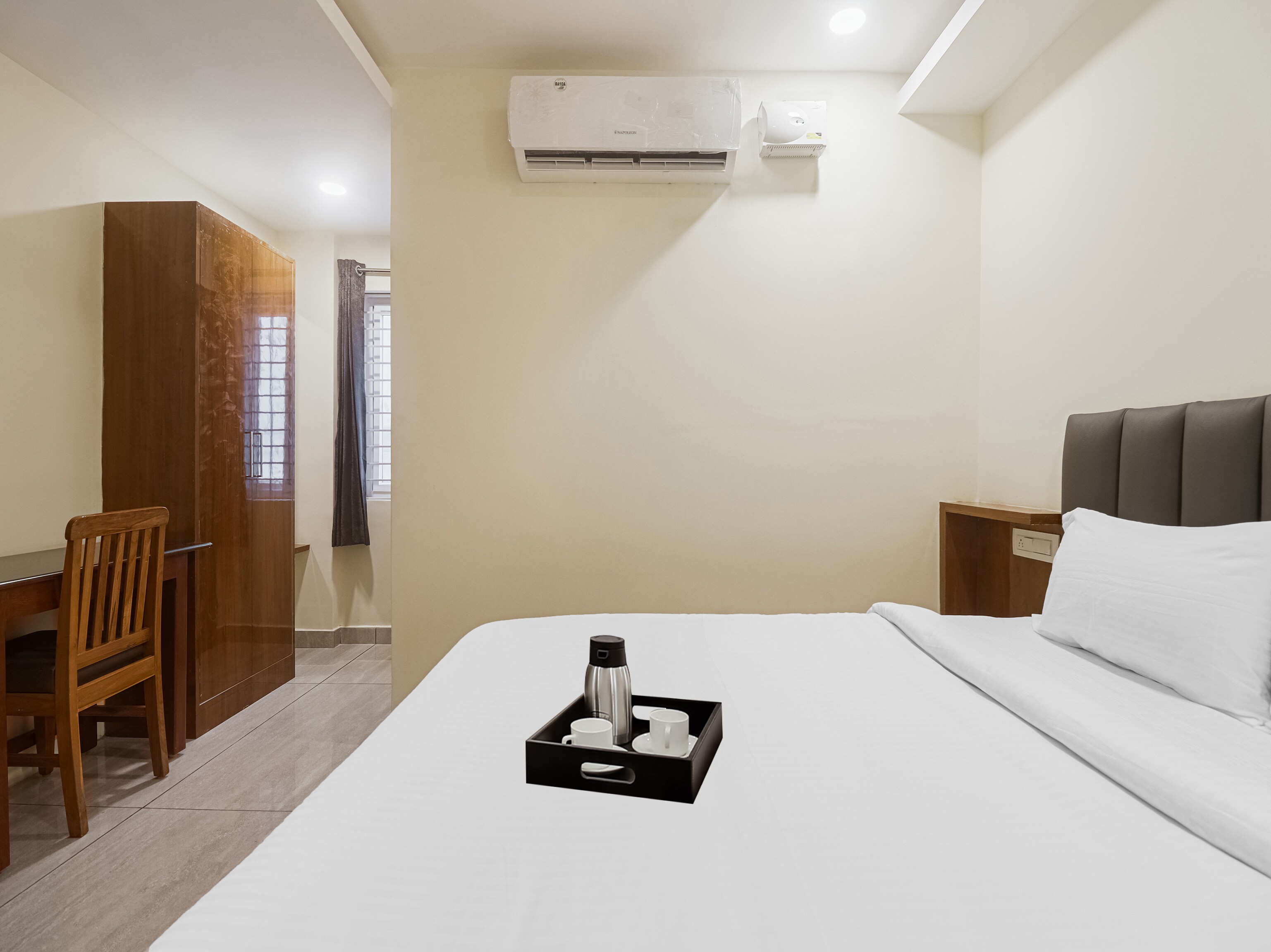 OYO 84342 Hotel DJ Grand - Tap to explore photos