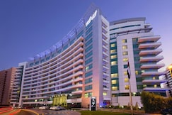 TIME Oak Hotel & Suites, دبى