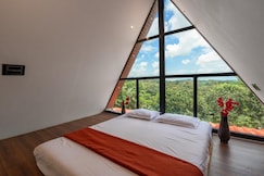 Tiny GreenHaven Villa Roamigo Stays, Murbad
