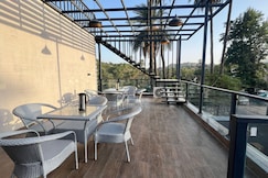 Daddys Den Mount Abu, Mount Abu