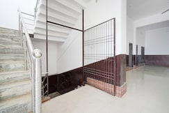 HOTEL O SP GRAND Sidhauli, Biswan