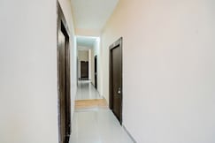 Spot on hotel meena, Prayagraj