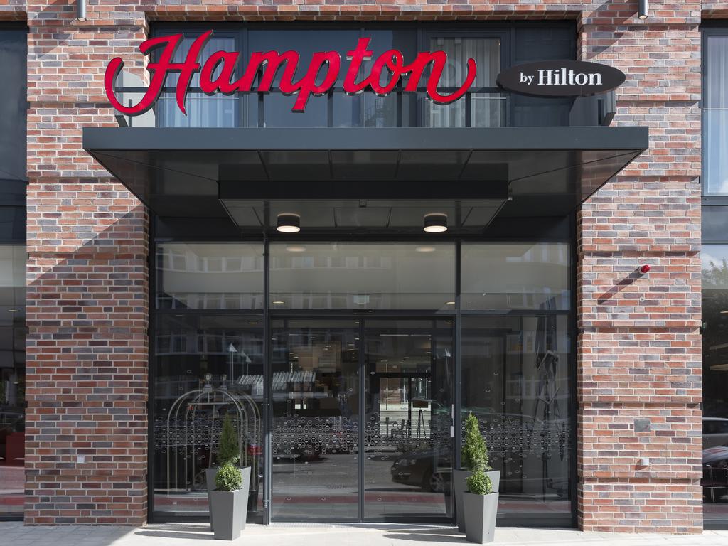 Hampton by Hilton Hamburg City Centre - Tap to explore photos