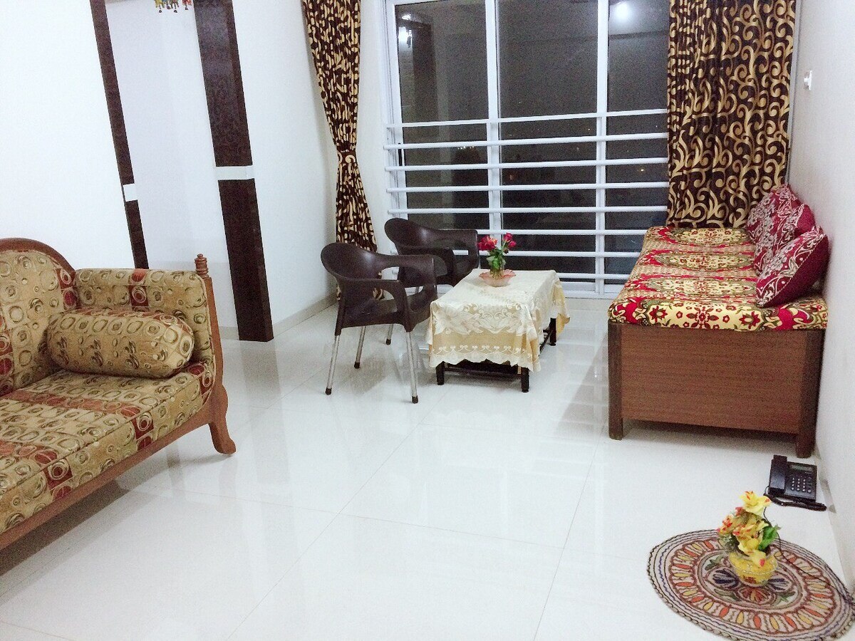 Goregaon West Private Bedroom Apartment - Tap to explore photos