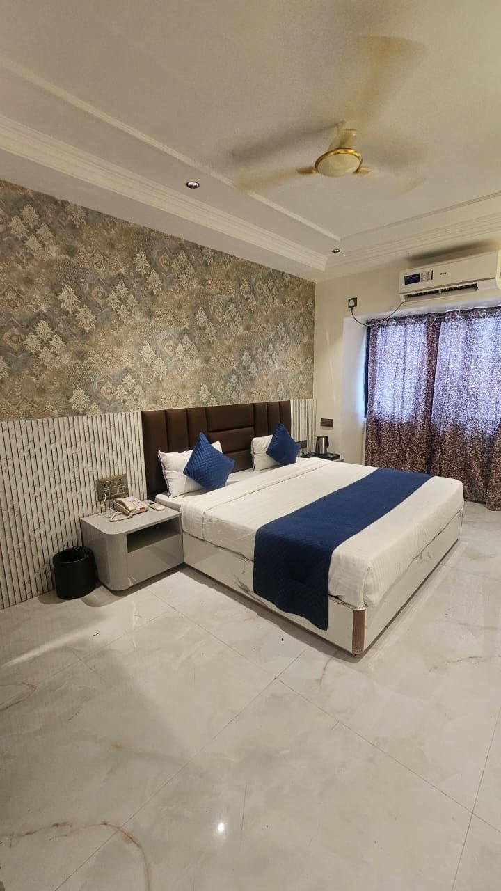 Luxury Room 1