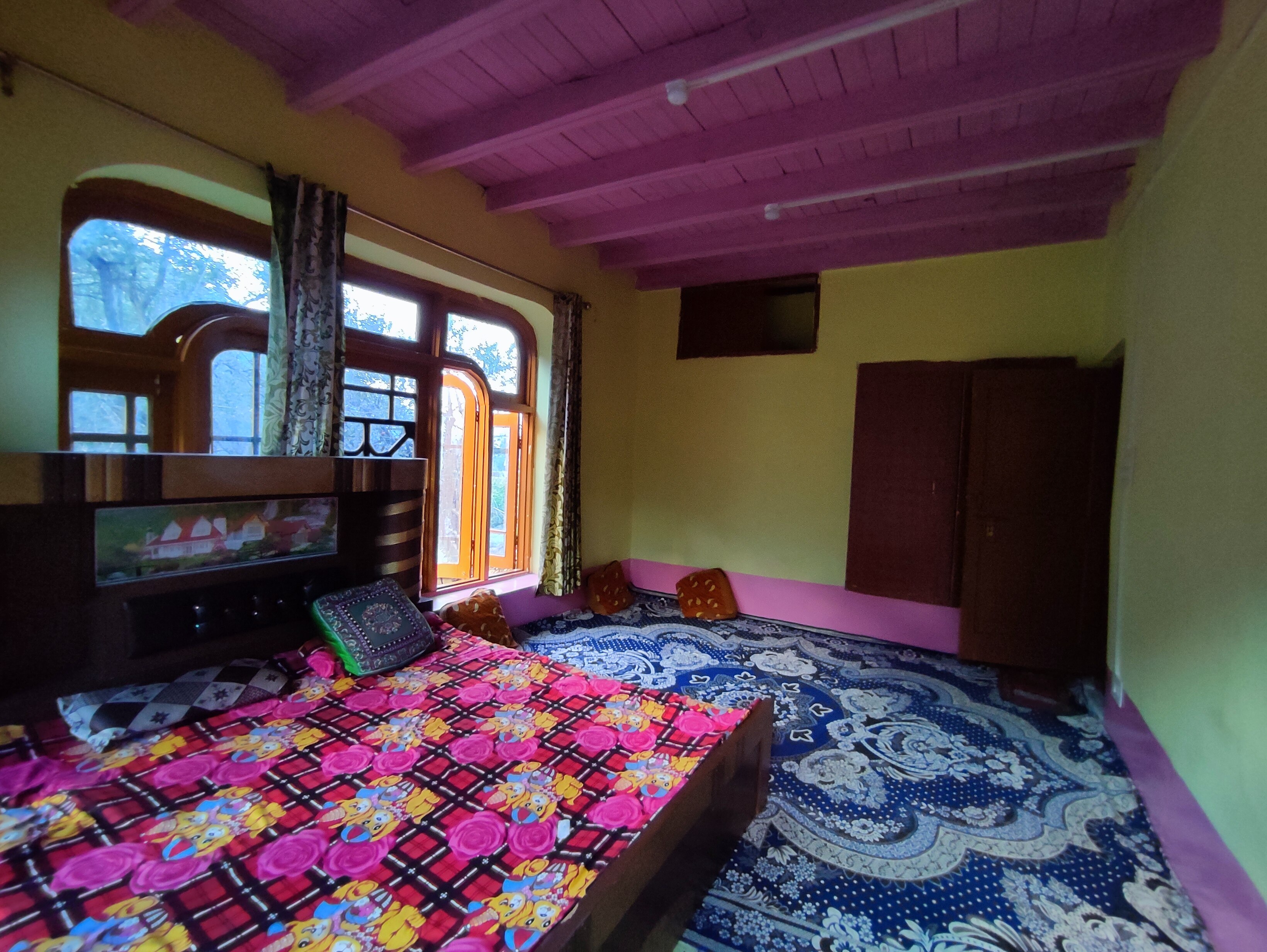 Rameez paying guest house Naranagh - Tap to explore photos