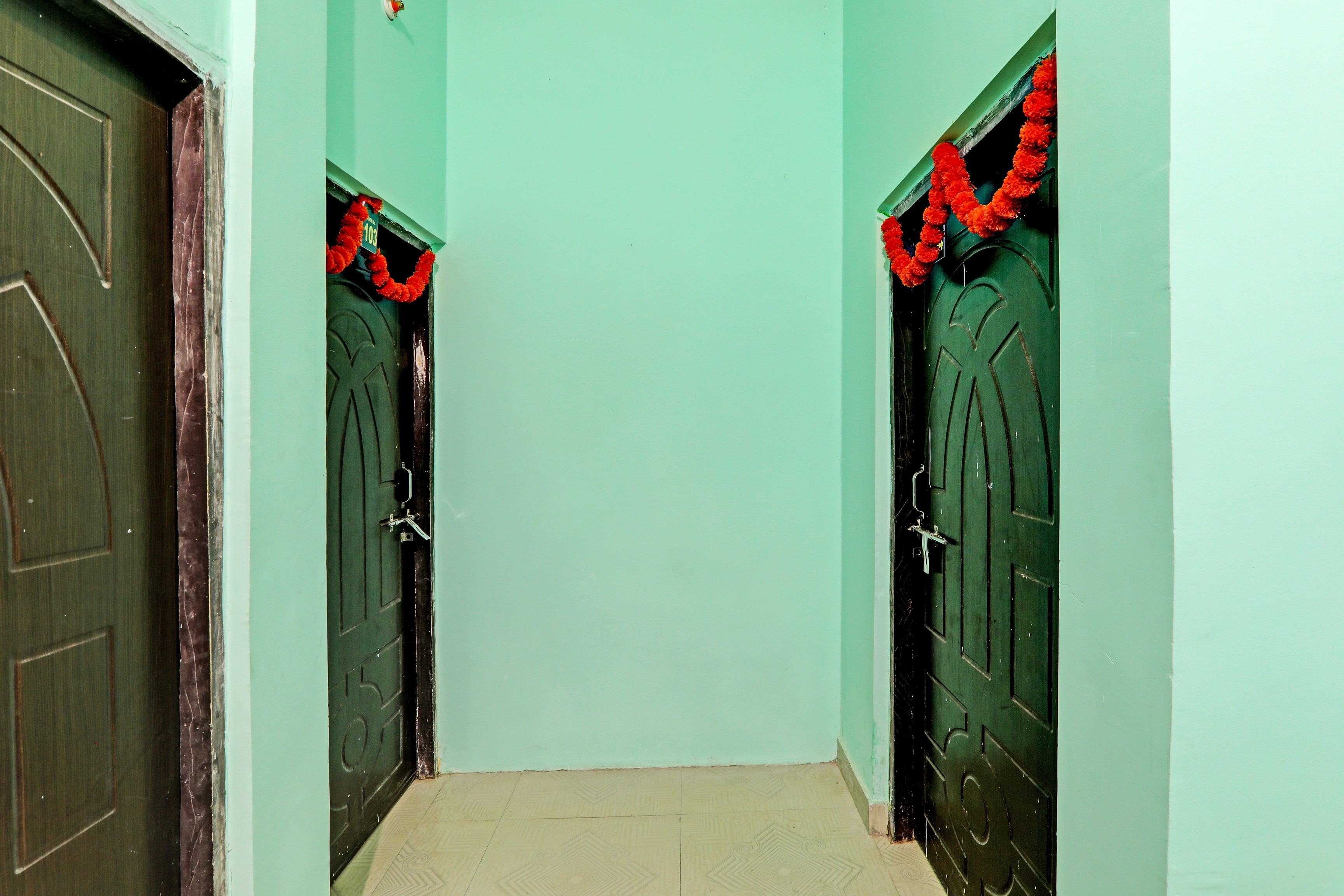 Hotel O Royal inn homestay - Tap to explore photos