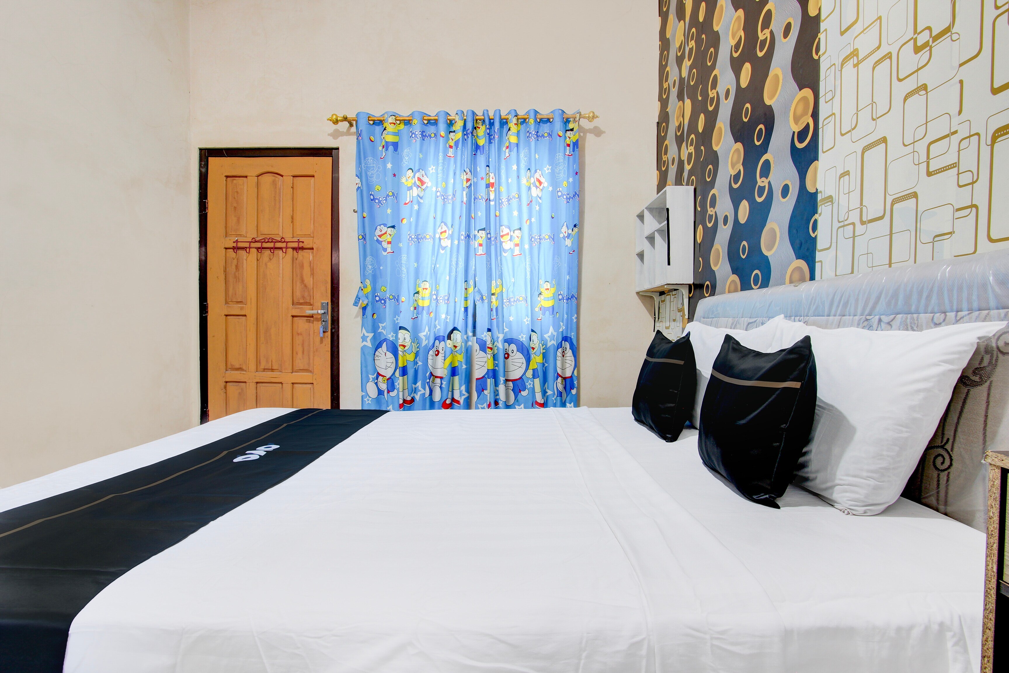 Capital O 93829 Alika Homestay Syariah - Tap to explore photos