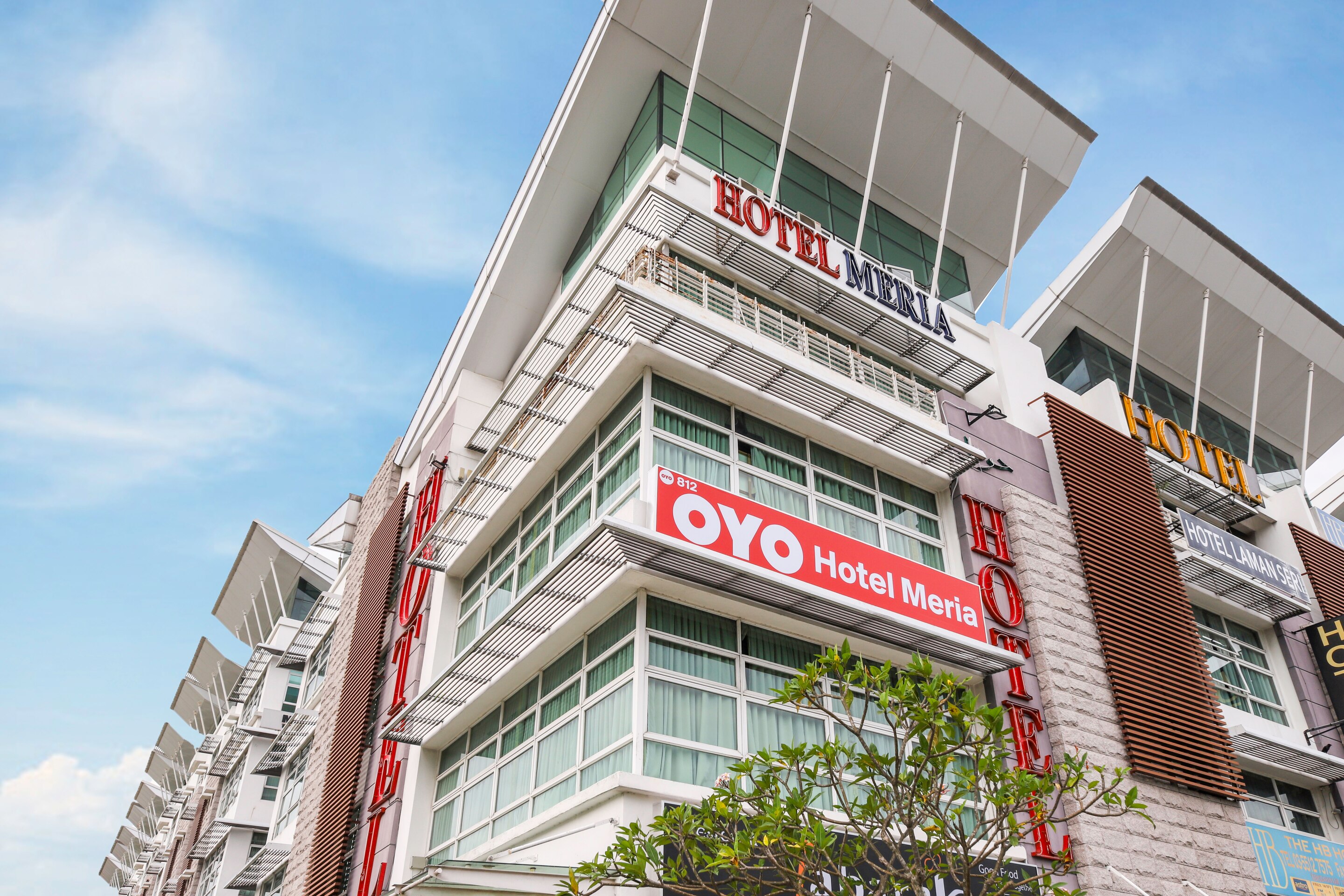 Super OYO Capital O 812 Hotel SMC Seksyen 13 - Tap to explore photos