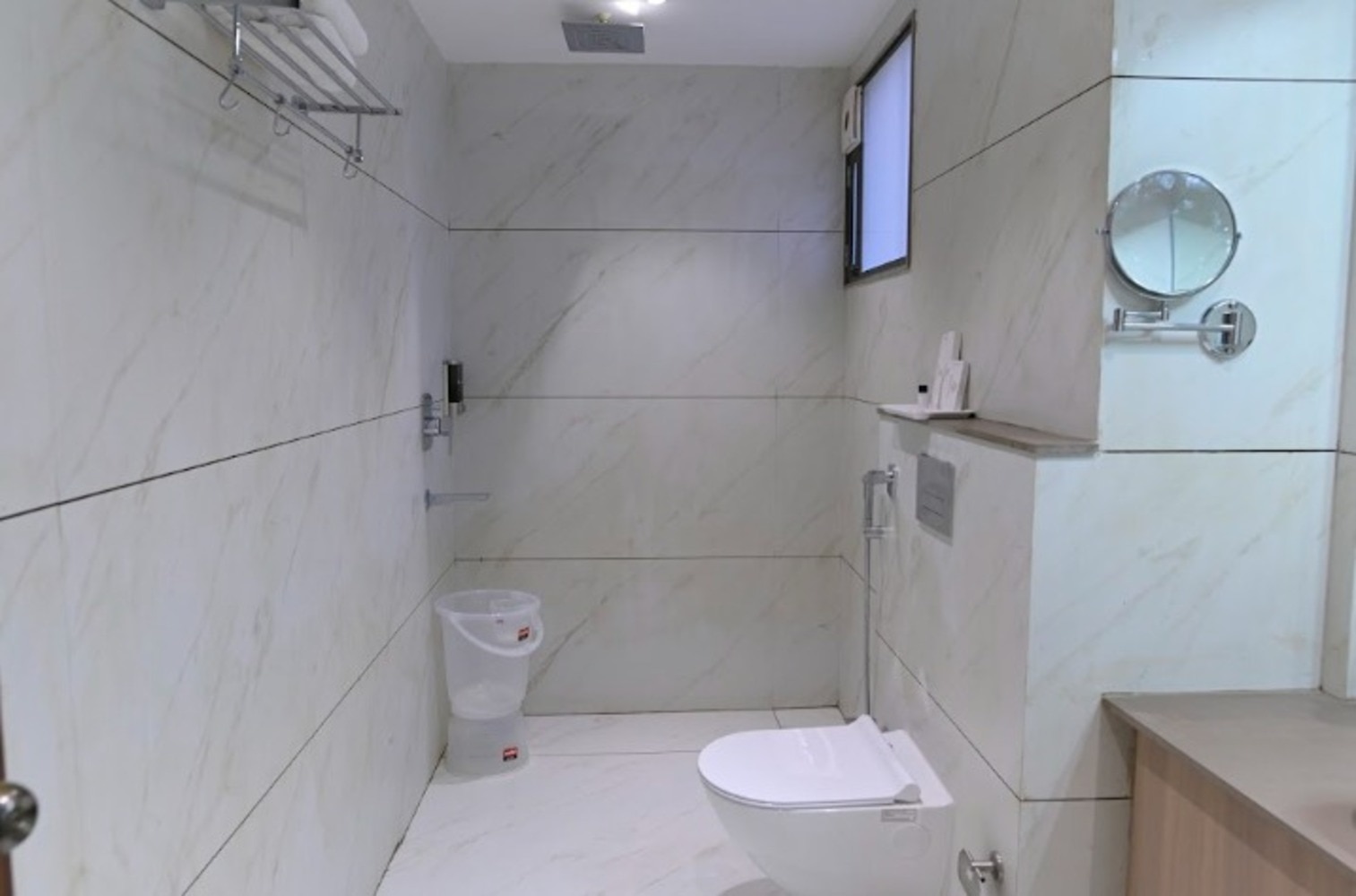 Hotel Varshish Inn - Tap to explore photos