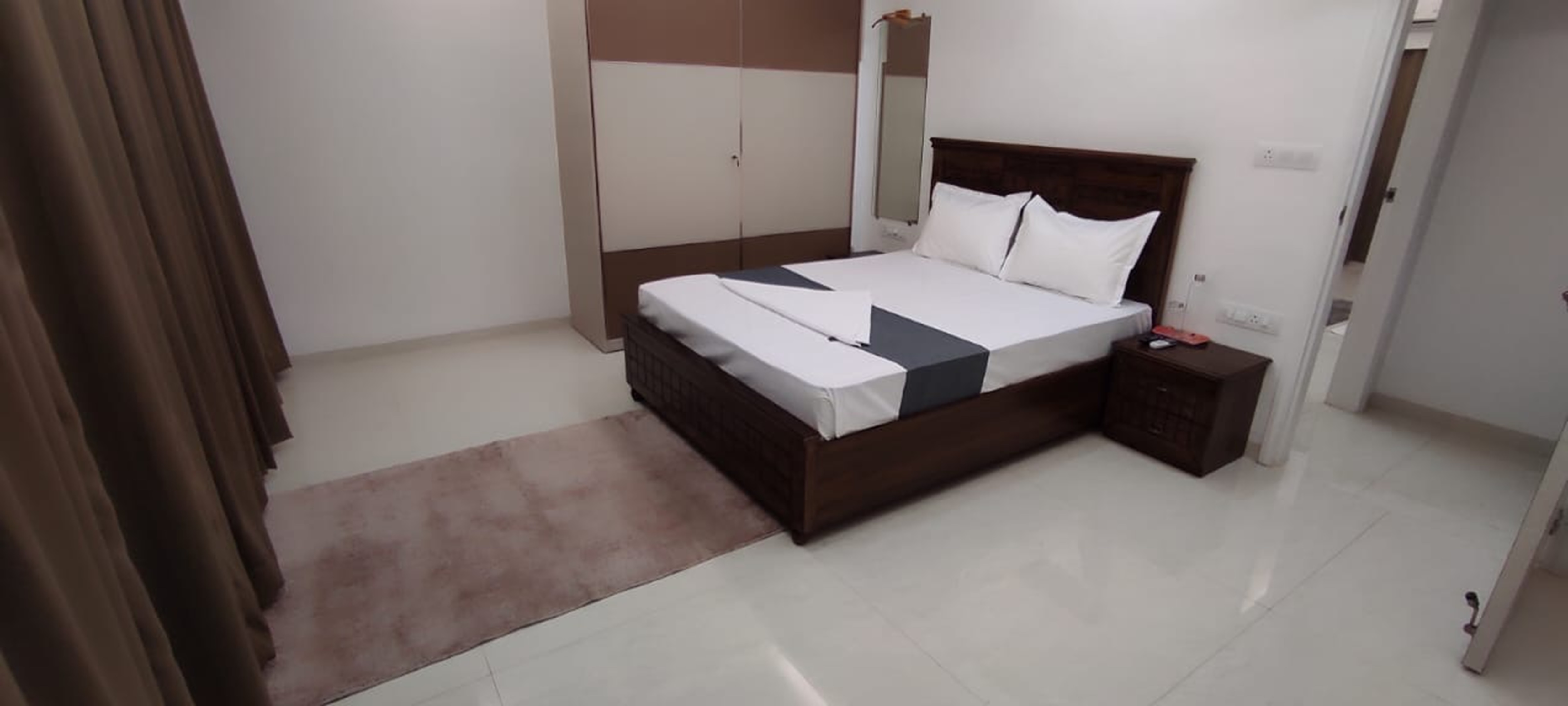 SAMUDRA MAHAL GUEST HOUSE MUMBAI - Tap to explore photos
