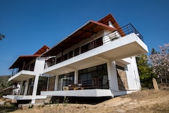 Dholes Den Bandipur I Rooms & Restaurant, Bandipur National Park