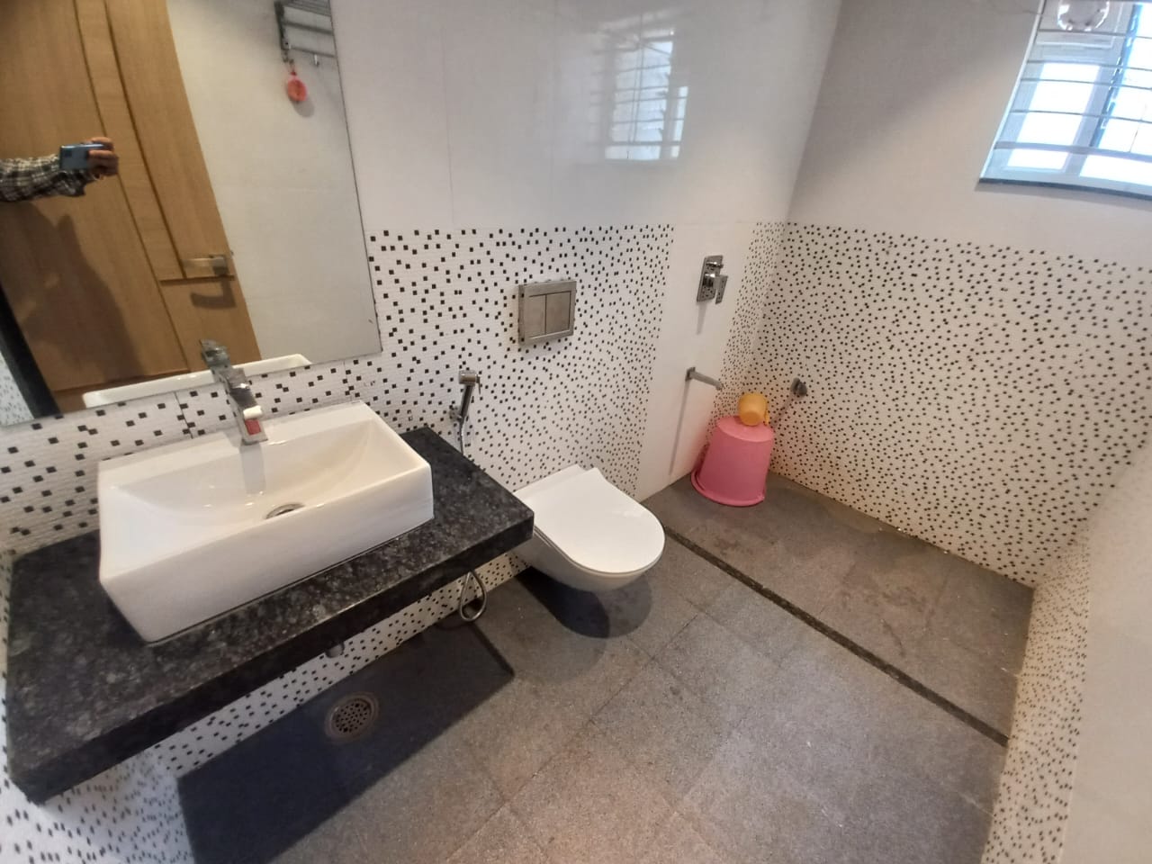 Deluxe Guest House - Tap to explore photos