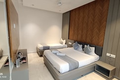 Kiara Eshosans Palace (100 meters From Sai Samadhi Temple), Shirdi