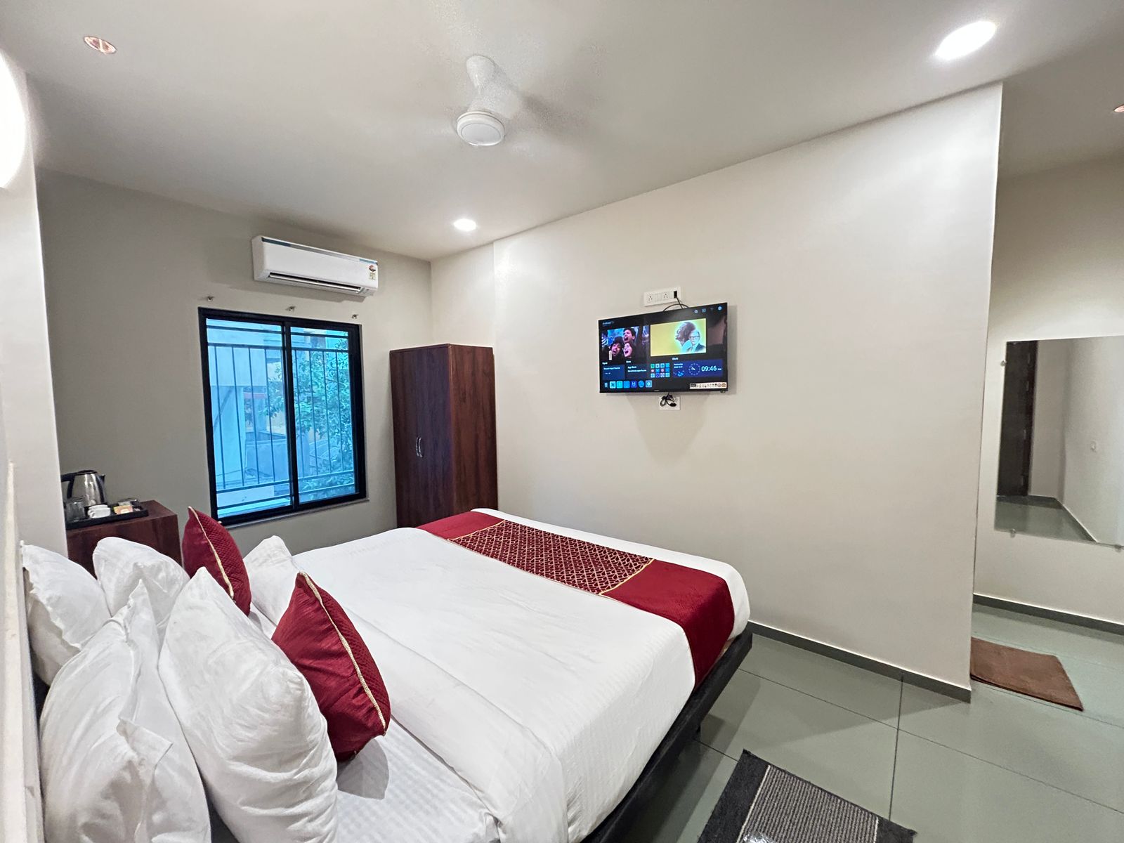 SwagStay Hotel Riviera Grand 2