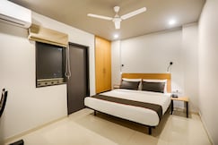 Super Collection O Le Noida Hotel Near Sector 76 Metro Station, Noida
