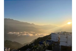 Hotel HimNivasa, Barkot