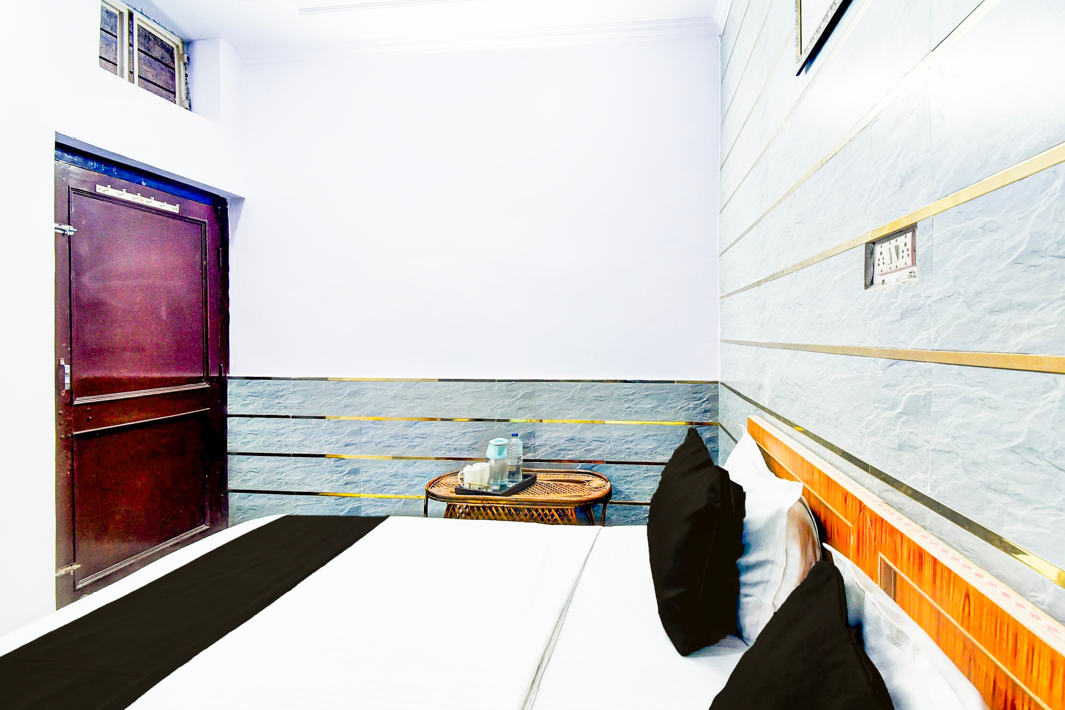Hotel O AMAN GUEST HOUSE - Tap to explore photos