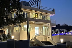 Breathtaking360 mountain sunrise from the property, Murud Janjira