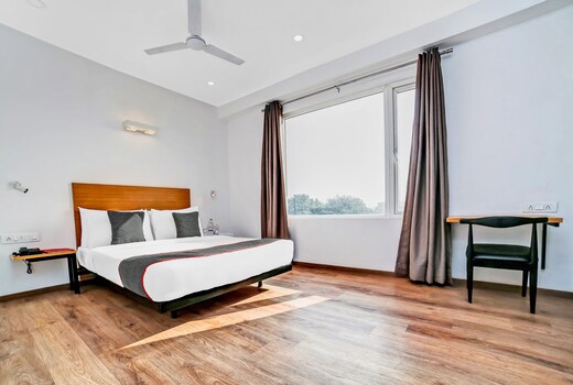 Super OYO TONWHOUSE 1274 PatrakarPuram
