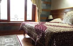 Valley Facing Deluxe Room