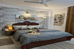 Vintage Theme private wi fi Cozy space Delhi NCR, Delhi