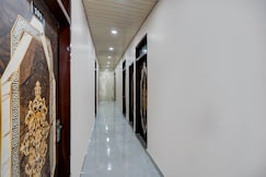 SPOT ON Midway Taj Home Stay, Agra