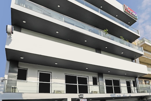 Housr Sector 56 Gurgaon Near Golf Course Road