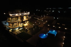 Mountain View 5BHK Luxury Villa by Stay Bay, Lonavala