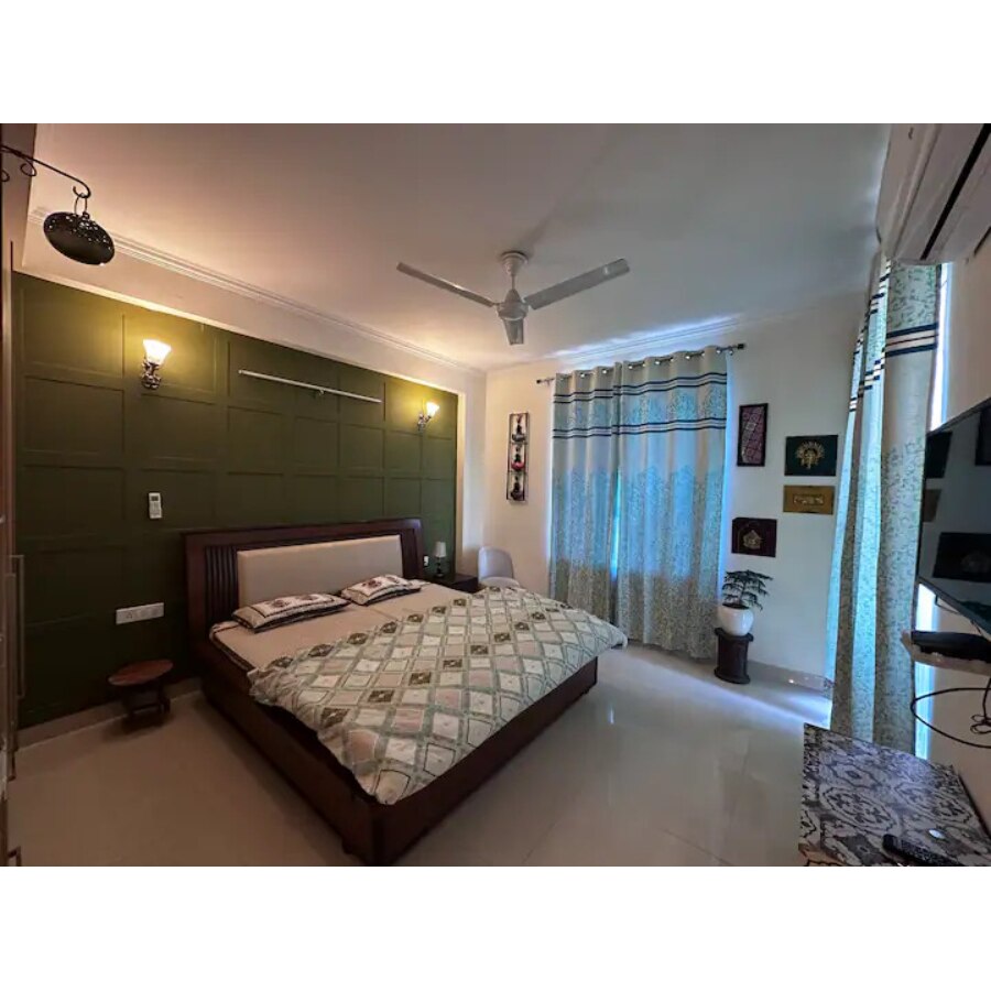 Season 22 | 3BHK Home Stay | Mohali - Tap to explore photos