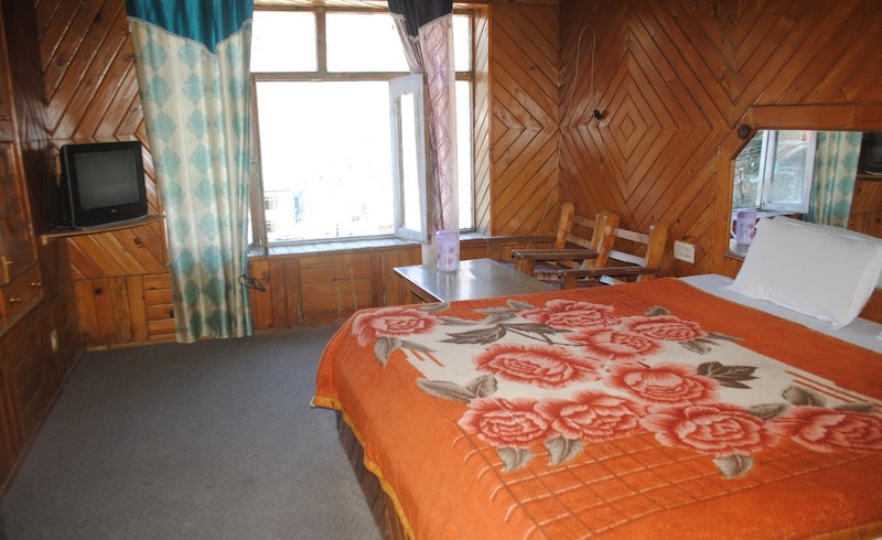 Solang Holiday Guest House - Tap to explore photos