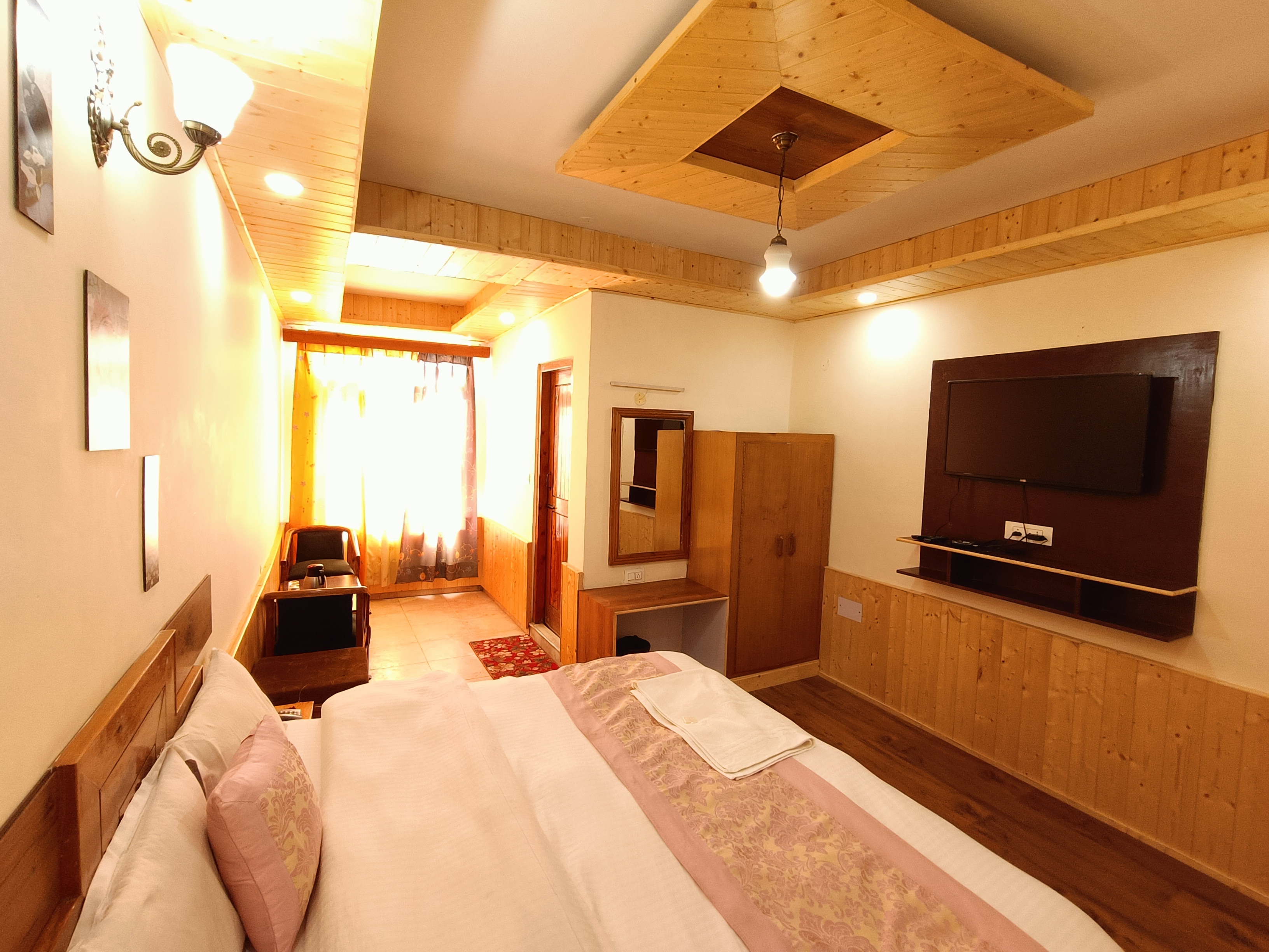 Hotel Shandela - Tap to explore photos