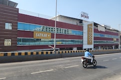 Hotel Satkar, Surat
