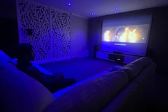 Luxura Heaven | Room in a Villa, Cochin