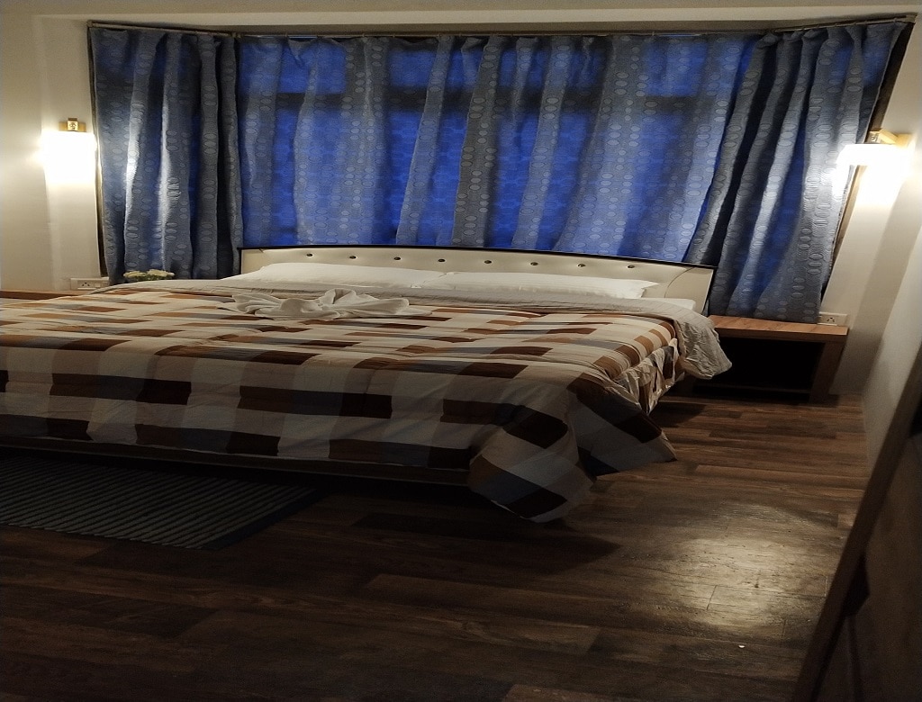 Aarshu | Rooms in a Homestay - Tap to explore photos