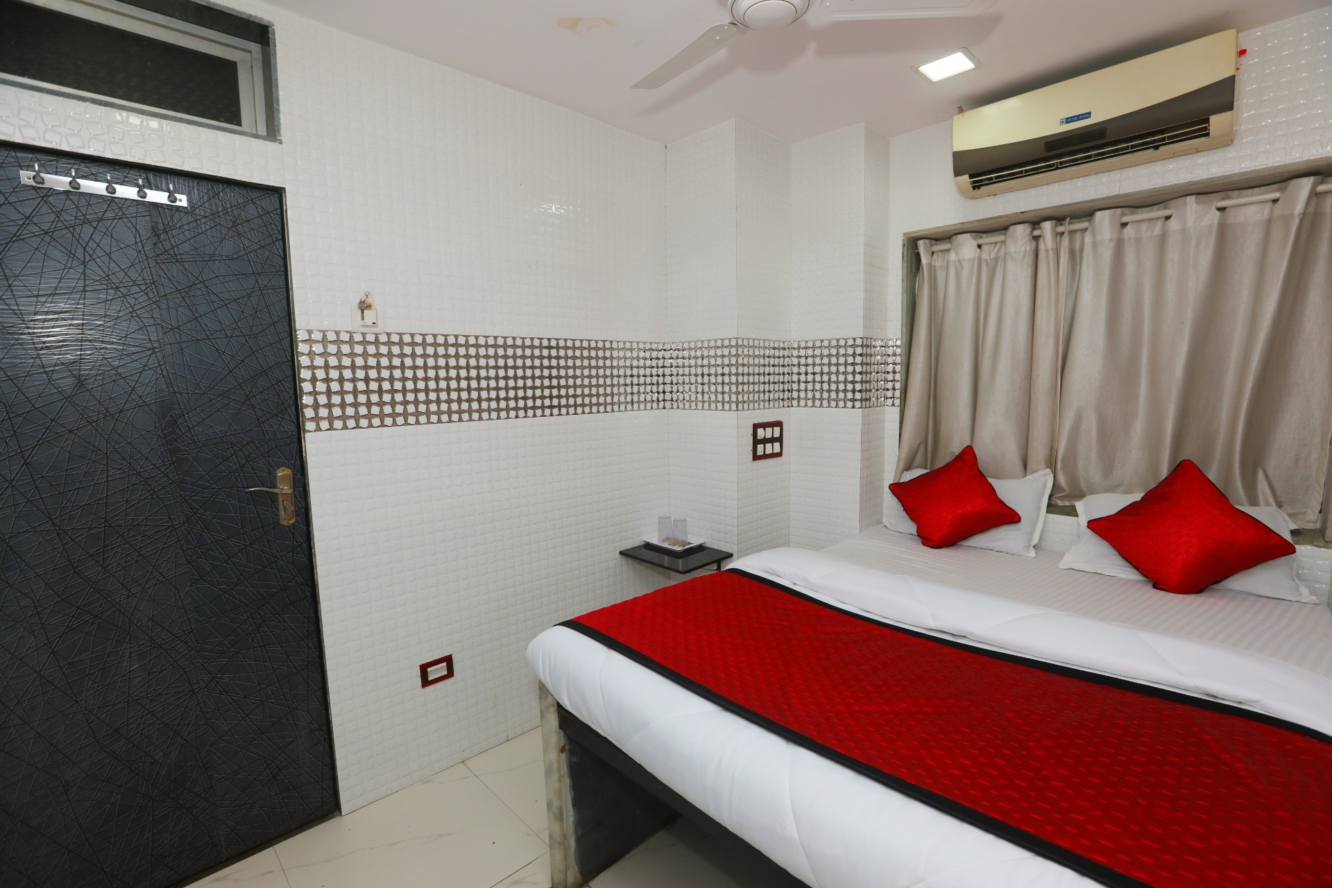 Hotel Janata - Tap to explore photos