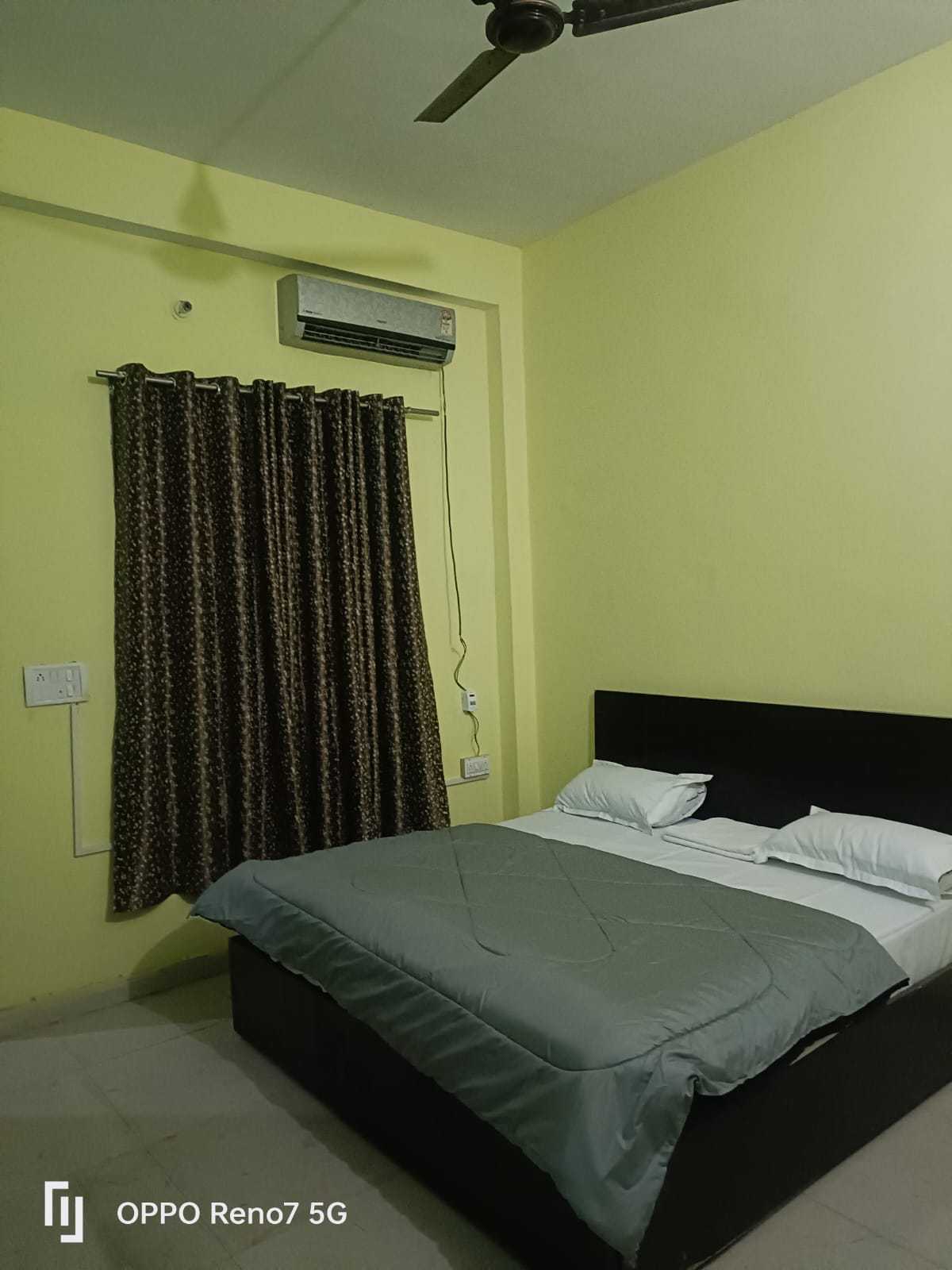 Hotel Shree Ji - Tap to explore photos