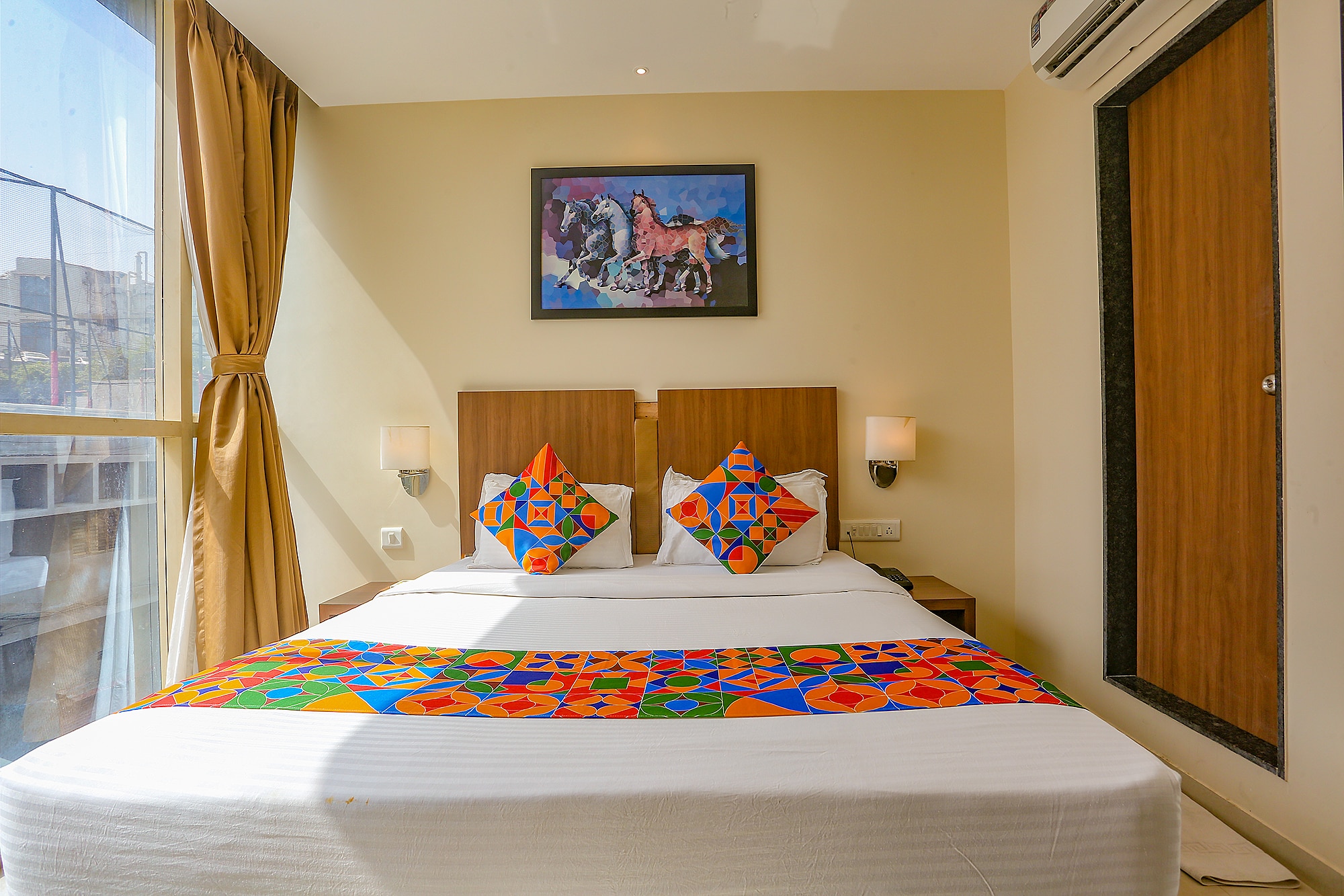 FabHotel Royal International - Nr. Mumbai International Airport - Tap to explore photos