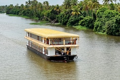 Coventina Kerala Luxury Houseboat, Kumarakom