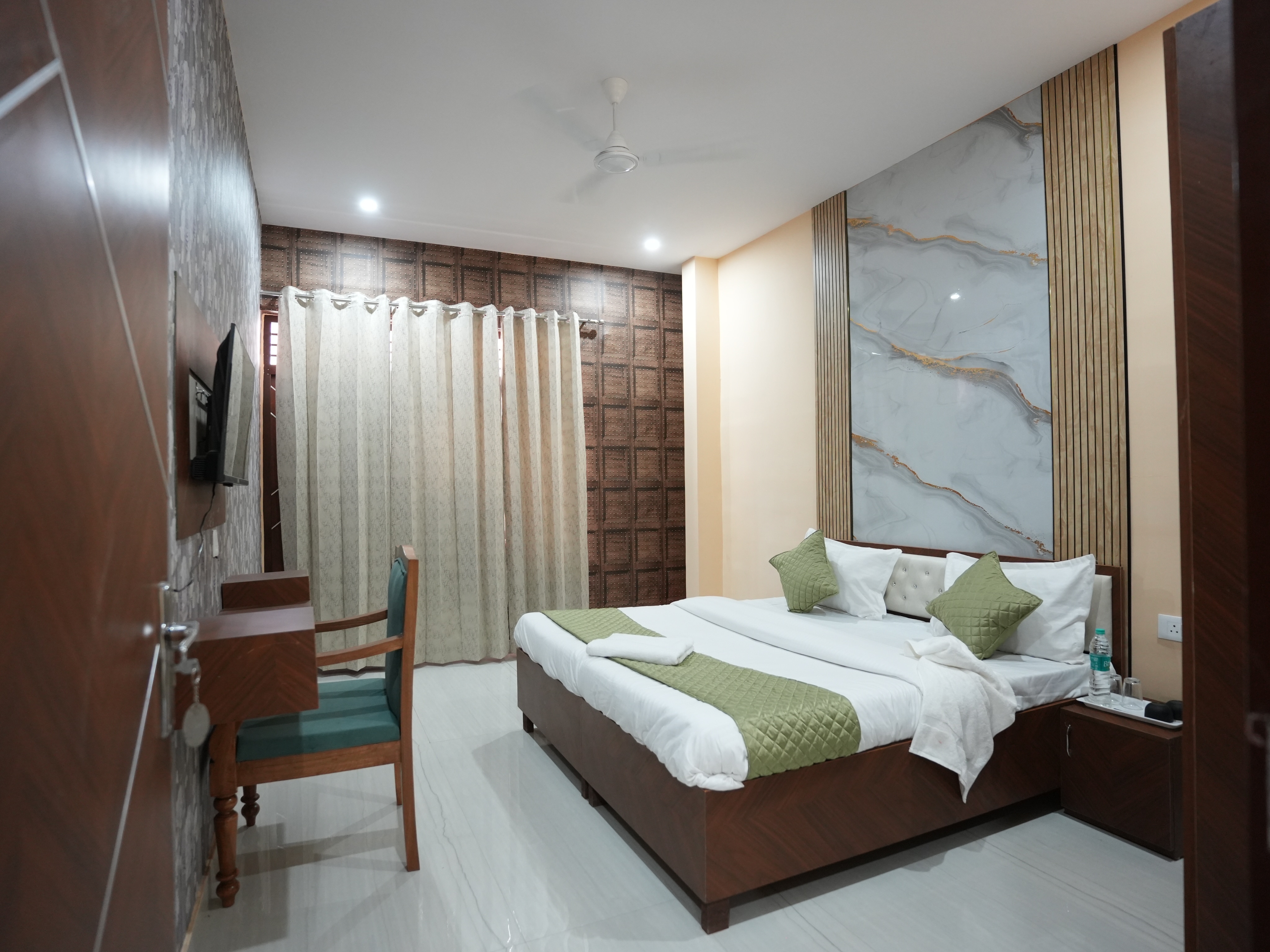 Hotel Saina stay Inn - Tap to explore photos