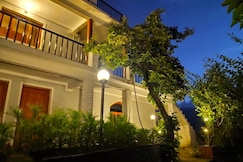 Enchanted Hills Farmstay | Rooms & Caretaker, Mukteshwar