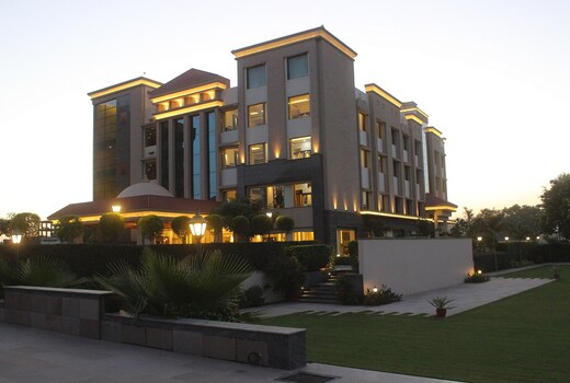 Ramada by Wyndham Varanasi Katesar