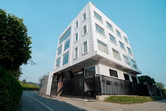 THE TRIANA, Varanasi