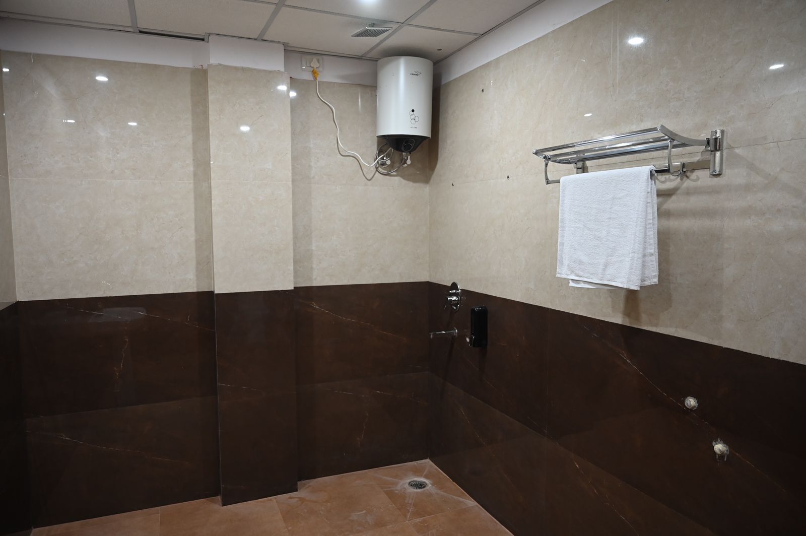 Hotel GLS International - Tap to explore photos